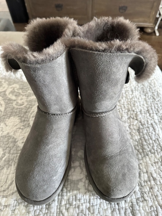 UGG Boots - Picture 2 of 7